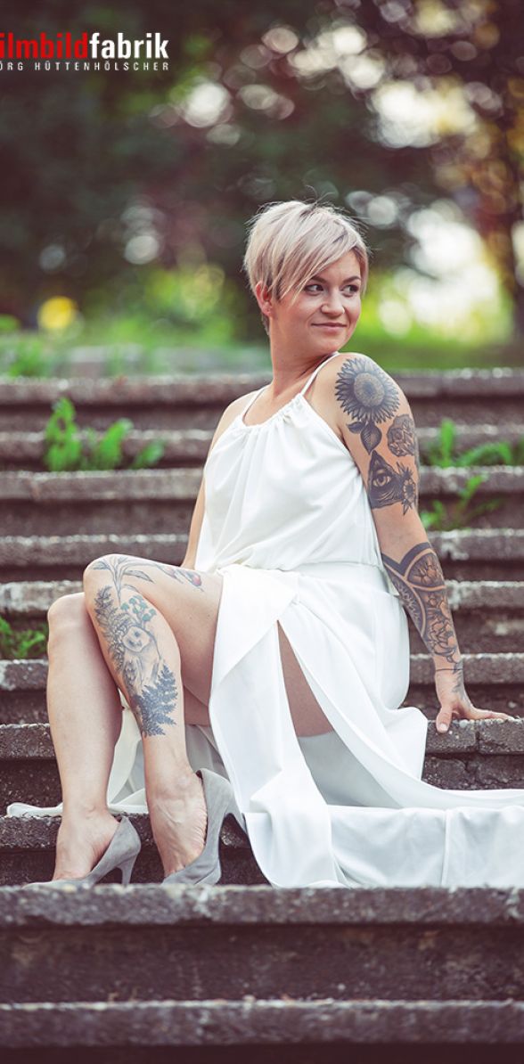 filmbildfabrik_frau_fotoshooting_portrait3DEC15F9-90EE-43E1-8D09-A6D9C69DD03D.jpg